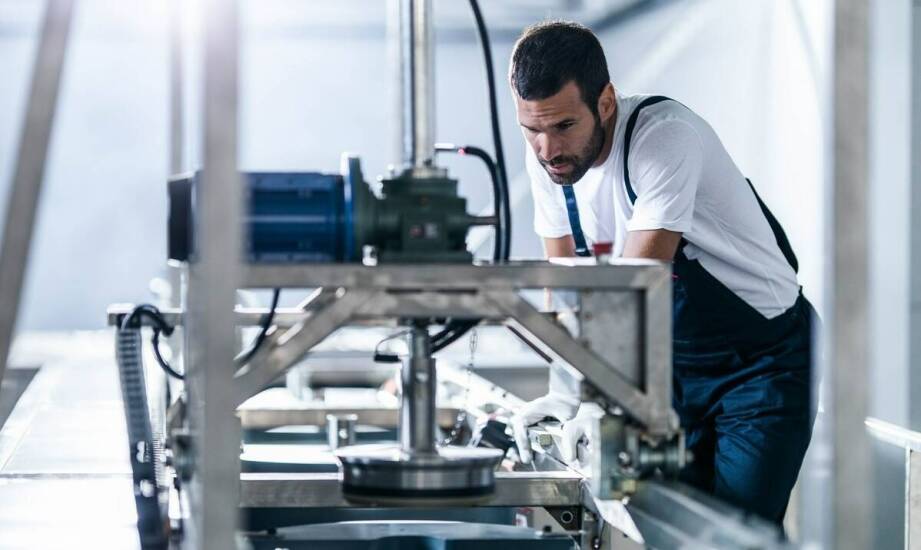 Znaczenie doradztwa technicznego w wyborze odpowiednich maszyn czyszczących