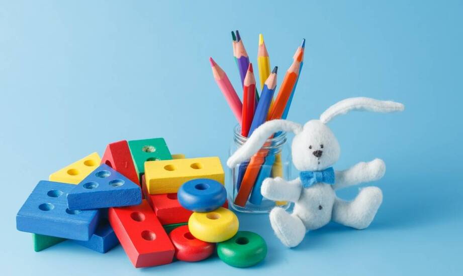 Jakie są kluczowe elementy programu edukacyjnego w przedszkolu z oddziałami terapeutycznymi?