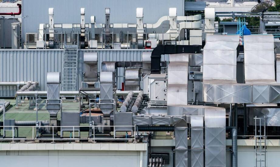 Jakie są kluczowe zalety posiadania klimatyzacji przemysłowej?