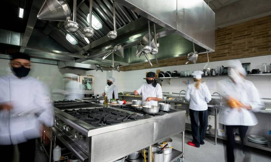 Znaczenie edukacji w zakresie zarządzania odpadami olejowymi w gastronomii