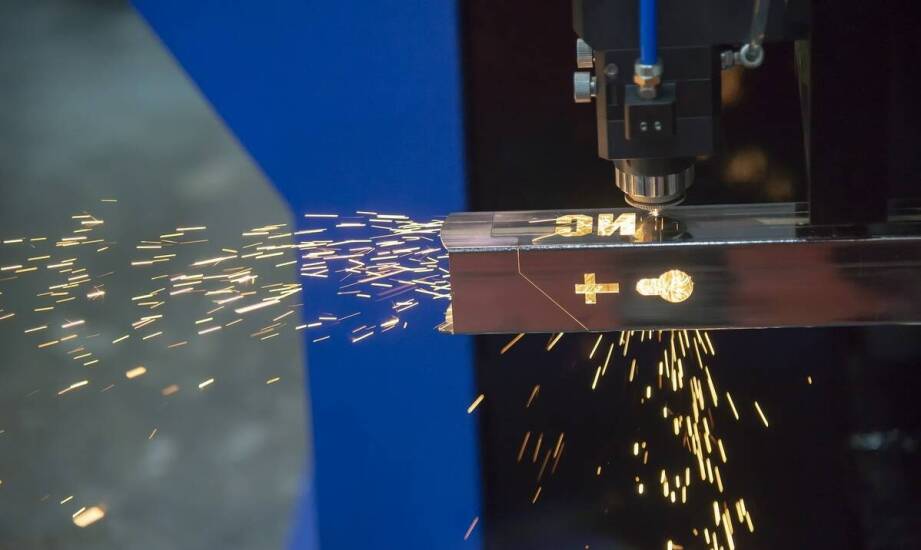 Jak wycinanie laserowe w metalu wpływa na innowacje w przemyśle elektronicznym?