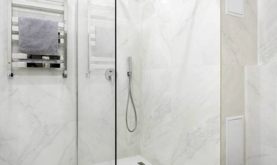 Jakie akcesoria wybrać do zestawu podtynkowego WC Cersanit Caspia S701 321?