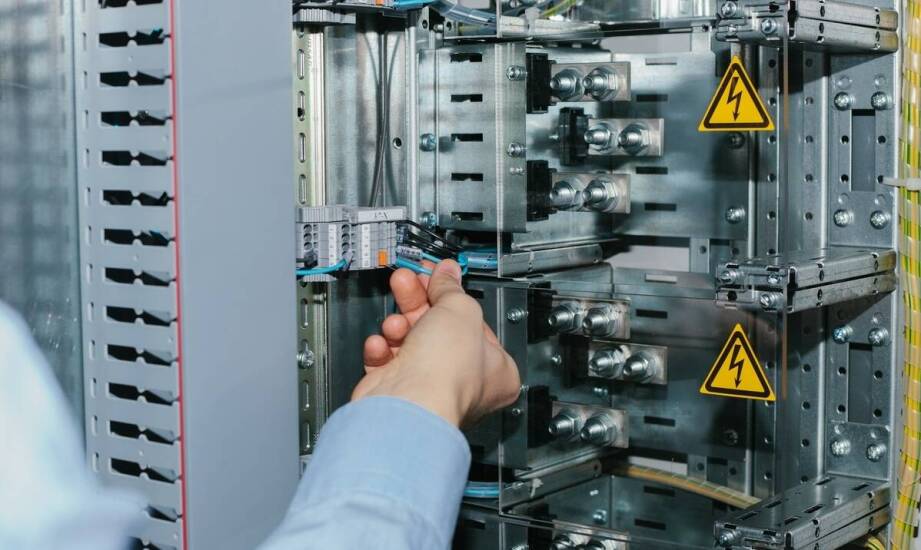 Dlaczego warto kupować aparaturę pomiarowo-testową dla telekomunikacji online?