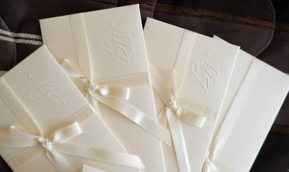 Zastosowanie embossingu w druku offsetowym – podkreślenie unikalności produktów