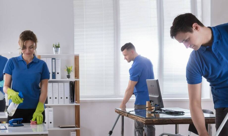 Jak skutecznie planować sprzątanie obiektów biurowych, aby nie zakłócać pracy?