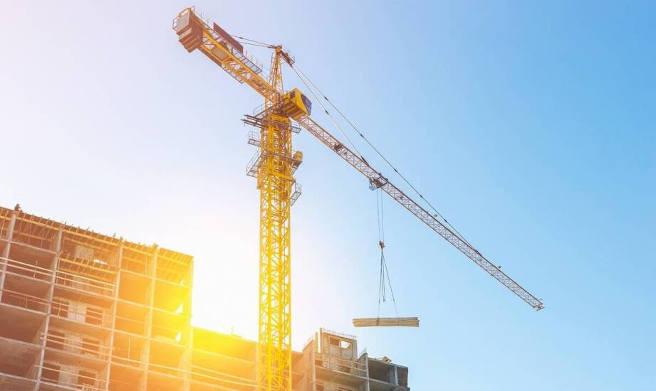 Jak usługi dźwigowe wpływają na terminowość realizacji inwestycji w regionie mazowieckim?