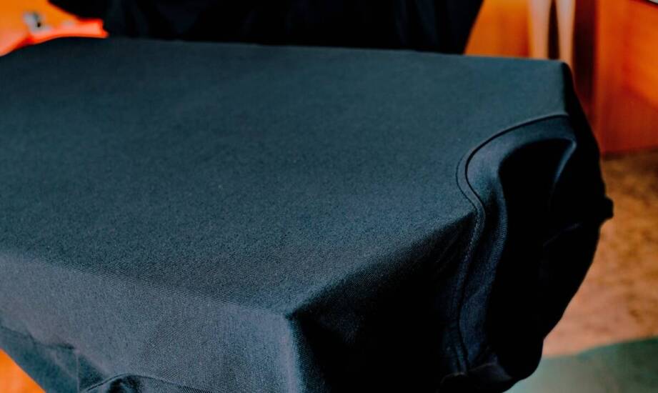 Jakie korzyści przynoszą koszulki z logo w strategii marketingowej?