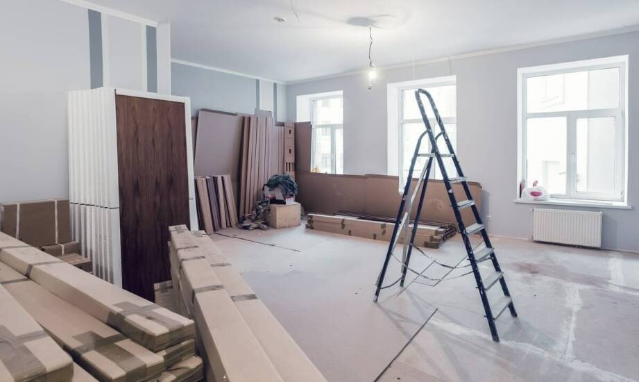 Położenie paneli a remonty mieszkań – jak skoordynować prace wykończeniowe?