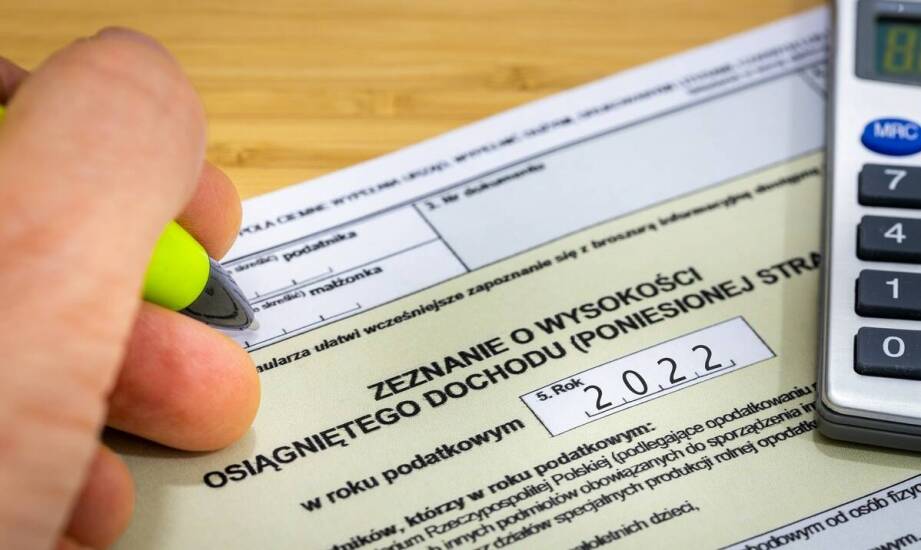 E-legitymacje a tradycyjne legitymacje: zalety cyfrowego podejścia