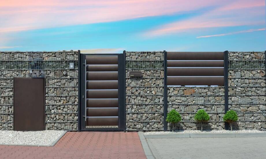 Korzyści z wyboru ogrodzeń stalowych dla budynków użyteczności publicznej