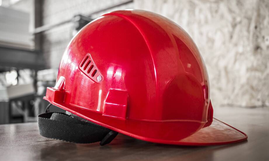 Kaski z systemem wentylacji – jak poprawiają komfort użytkowania?