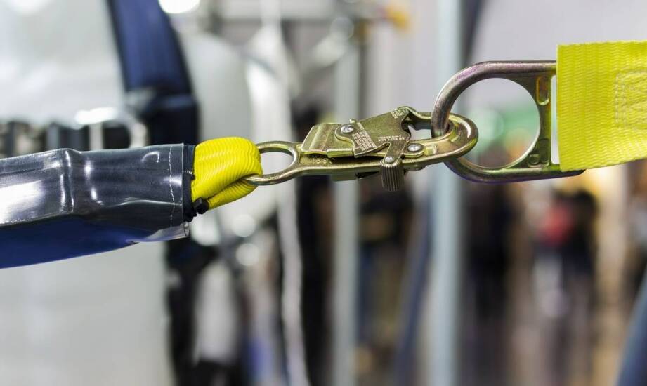 Wpływ manekinów do testów zderzeniowych na rozwój balistyki celu