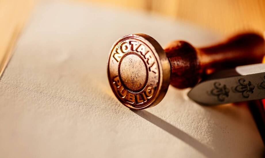 Etui monogram jako wyjątkowy prezent: dlaczego warto postawić na personalizację?