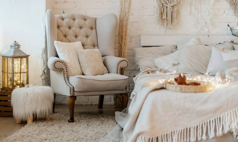 Jak renowacja tapicerki meblowej wpływa na wartość antyków?