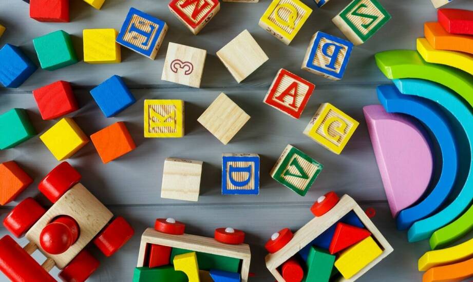 Puzzle edukacyjne z dużymi elementami – jak wspierają naukę samodzielności?