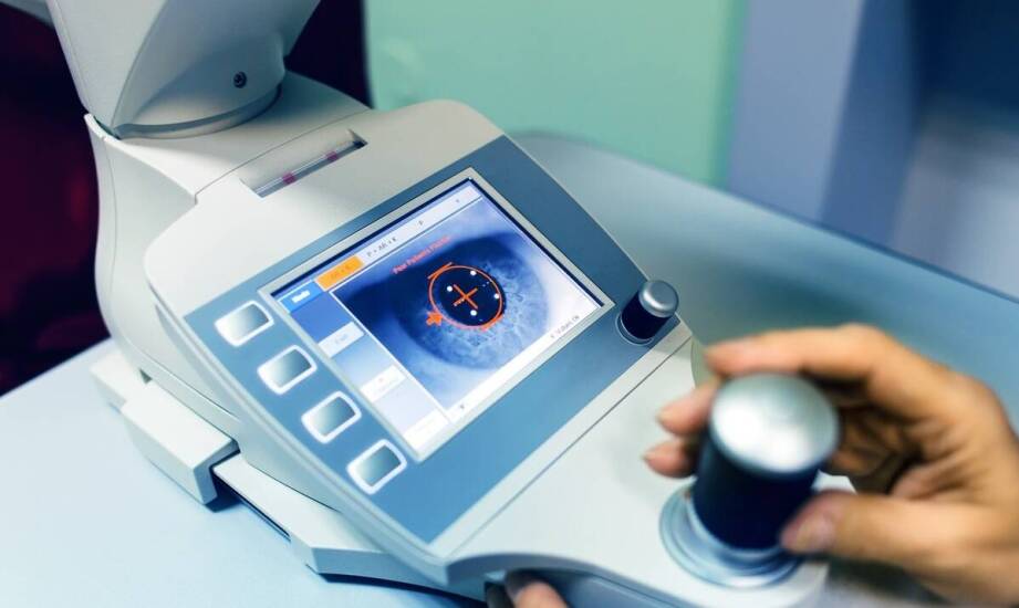 Jakie są koszty laserowej korekcji wzroku w porównaniu do tradycyjnych metod leczenia wad wzroku?