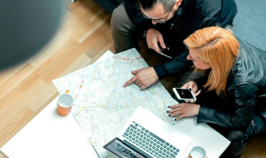 Przewozy krajowe i międzynarodowe: co warto wiedzieć przed rezerwacją?