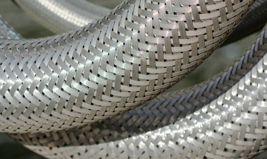 Jak technologia produkcji wpływa na jakość węży elastycznych?