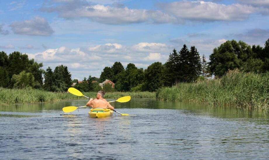 Jak przygotować się na pierwszy spływ kajakowy – poradnik dla początkujących