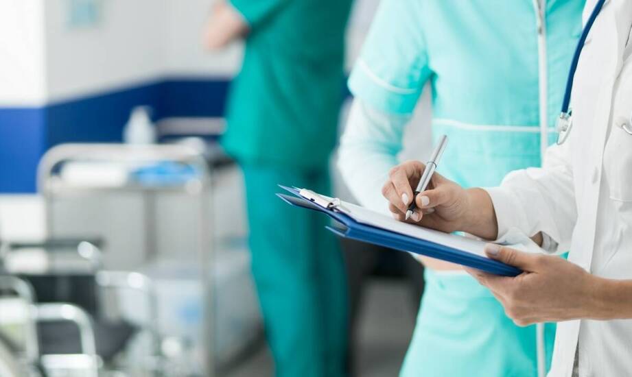 Wpływ oddychalności bawełnianych spodni medycznych na komfort pracy