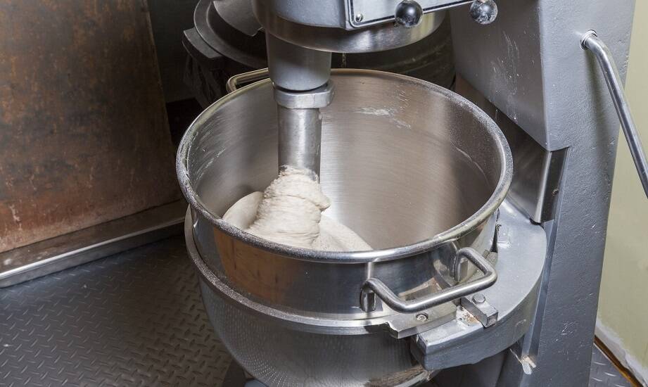 Mikser do robienia ciasta: kluczowe funkcje dla efektywnej produkcji