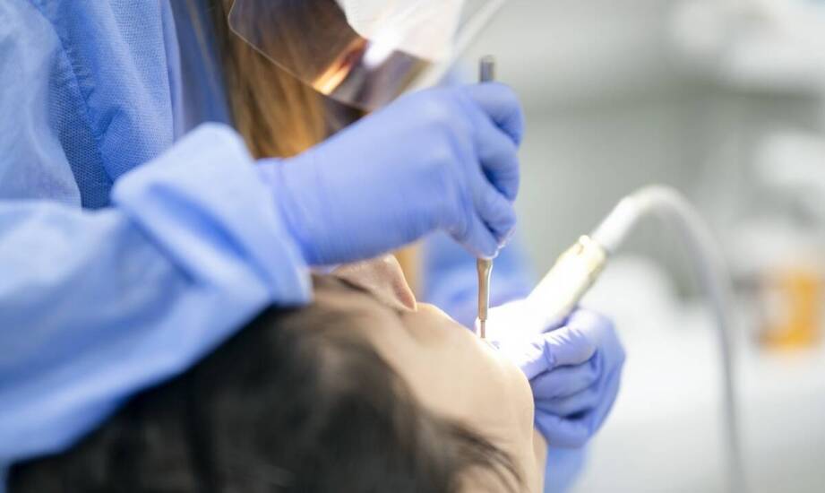 Rola endodoncji w utrzymaniu zdrowych zębów – co oferuje stomatolog w Krakowie?