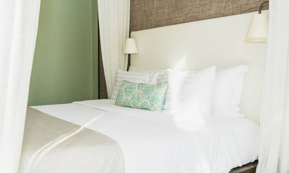 Pościel hotelowa: Jakie właściwości są najważniejsze dla gości