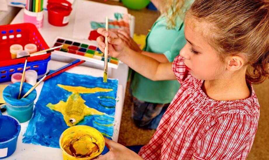 Jakie aktywności kreatywne mogą wzbogacić program wycieczki szkolnej?