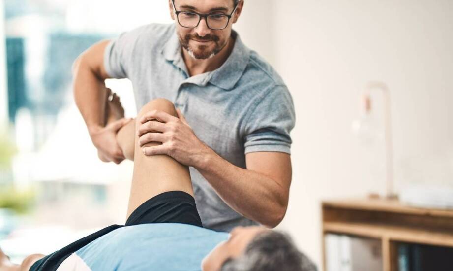 Jak wygląda proces leczenia urazów stawów w przychodni specjalistycznej?