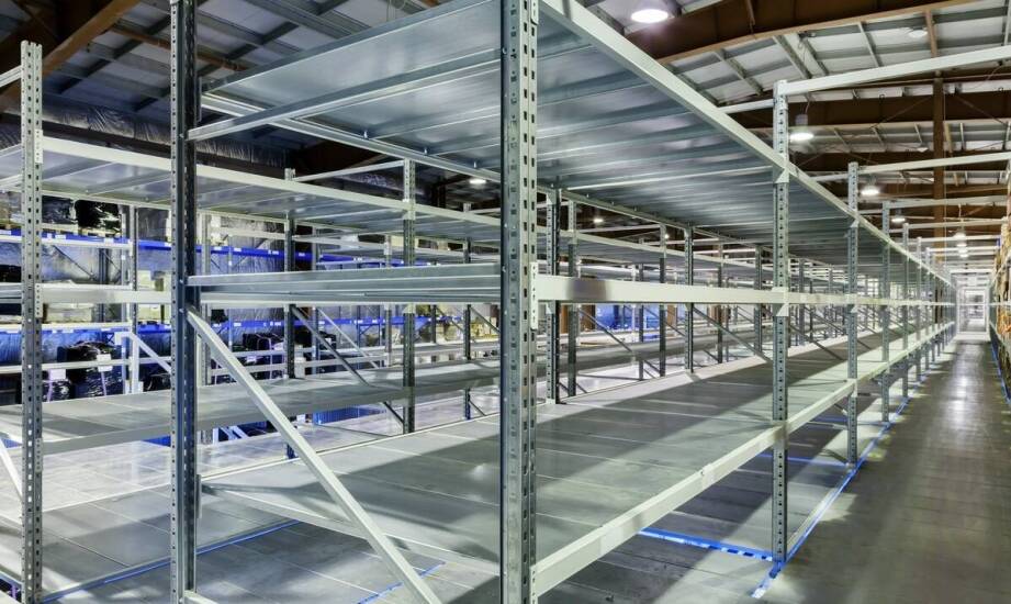 Znaczenie konserwacji regałów magazynowych dla ich trwałości