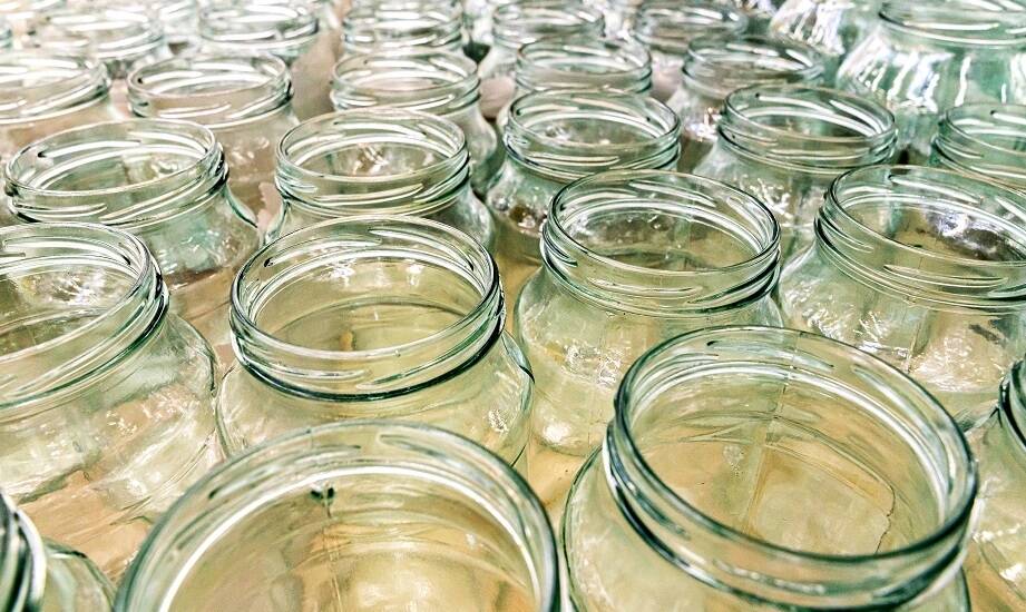 Jak producent słoików wspiera zrównoważony rozwój w przemyśle opakowaniowym?