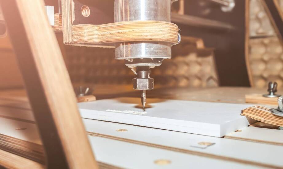 Wpływ technologii grawerowania na przyszłość produkcji tabliczek znamionowych