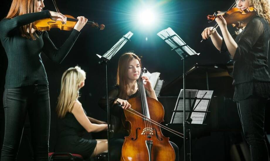 Jakie są opcje oprawy muzycznej oferowane przez zakład pogrzebowy?