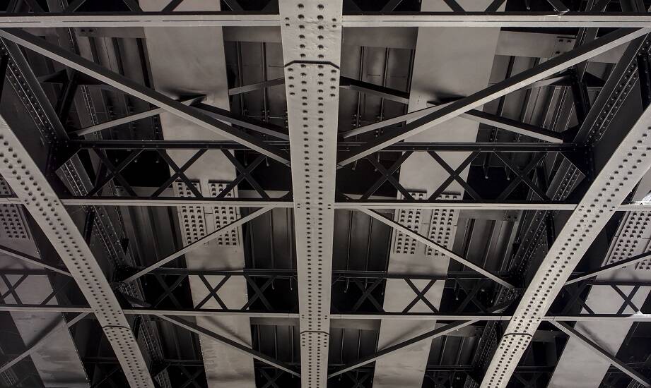 Dlaczego dźwigary stalowe są niezbędne w konstrukcjach mostowych