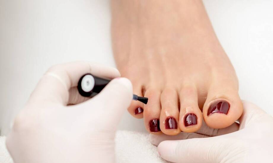 Pedicure w Rumii: jak profesjonalna pielęgnacja stóp wpływa na zdrowie skóry?