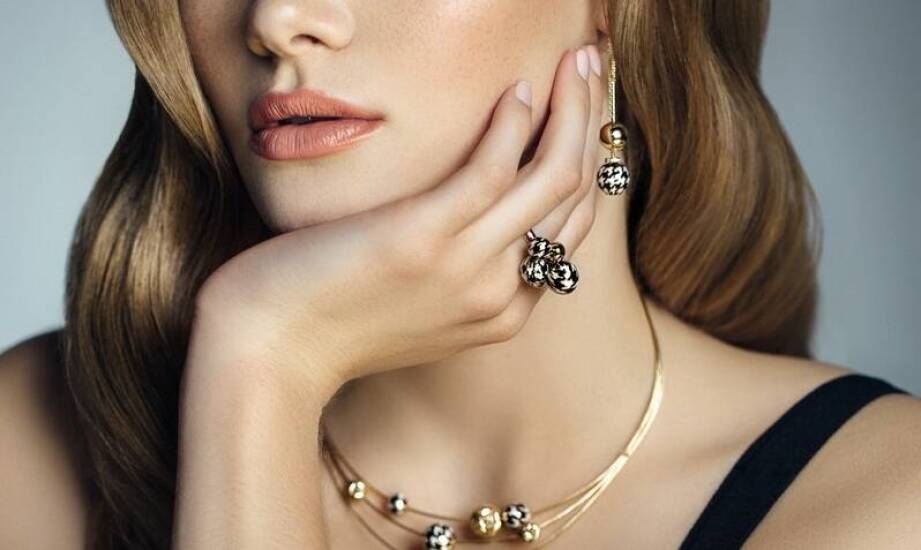 Najnowsze kolekcje: co oferują oprawki Tous złote w tym roku?