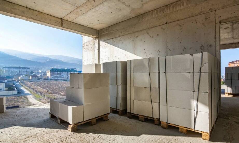 Pojemniki na beton - kluczowe aspekty dotyczące ich montażu i użytkowania
