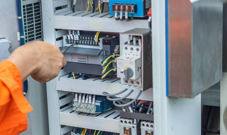 Wpływ cyklicznej konserwacji na minimalizację awarii maszyn pakujących