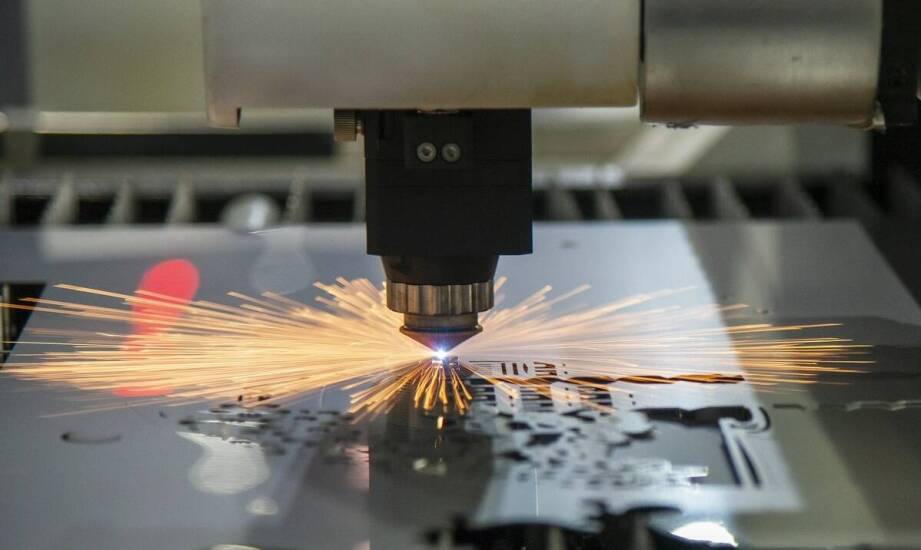 Jakie są kluczowe zastosowania cięcia laserowego w branży motoryzacyjnej?