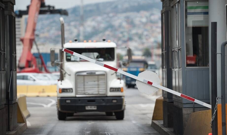 Jak agencja celna wspiera przedsiębiorców w eksporcie towarów?