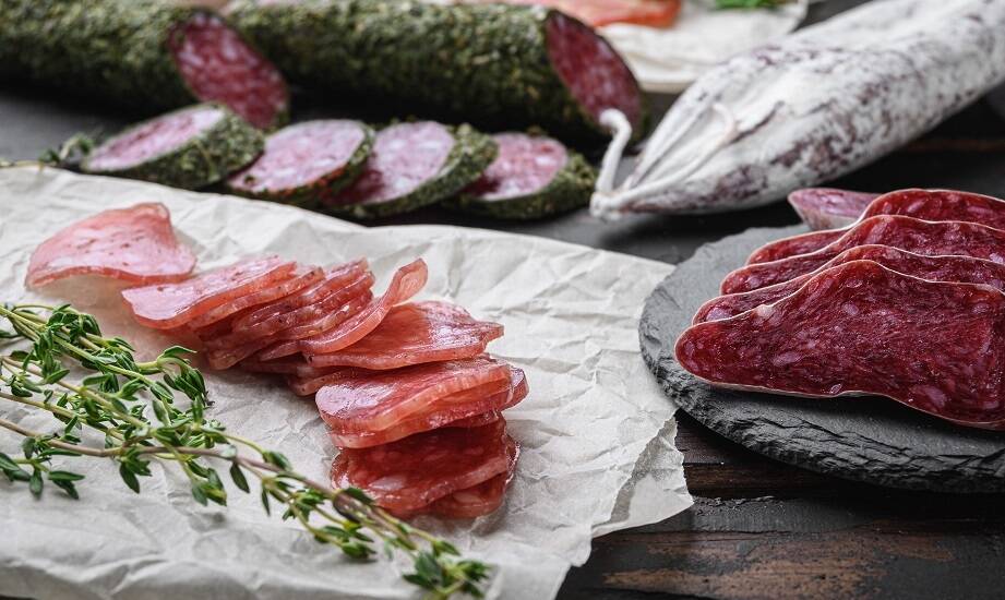 Porównanie różnych rodzajów kiełbas chorizo – co warto wiedzieć?