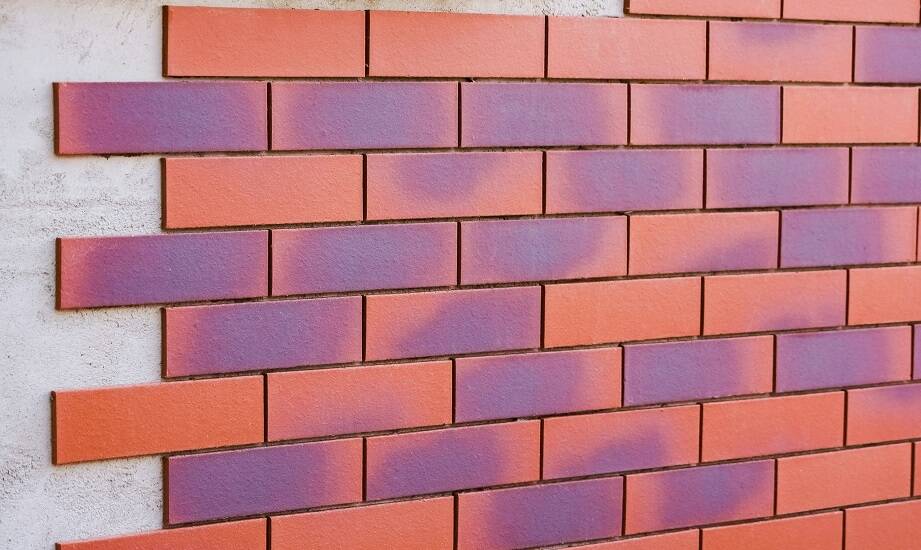 Płytki klinkierowe na styropianie jako sposób na modernizację budynków mieszkalnych