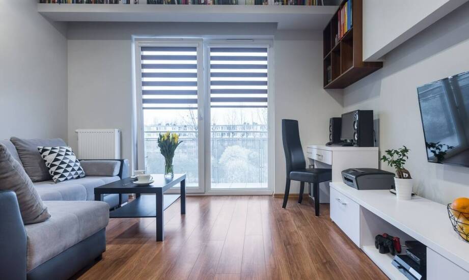 Zalety rolet dzień-noc w nowoczesnych aranżacjach wnętrz