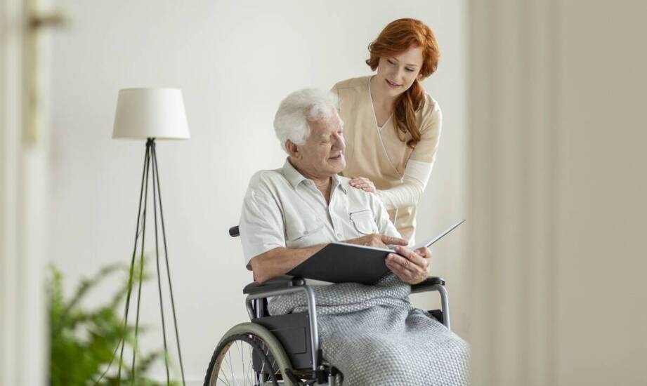 Wsparcie dla osób z ograniczoną mobilnością – jak pomaga opieka domowa?