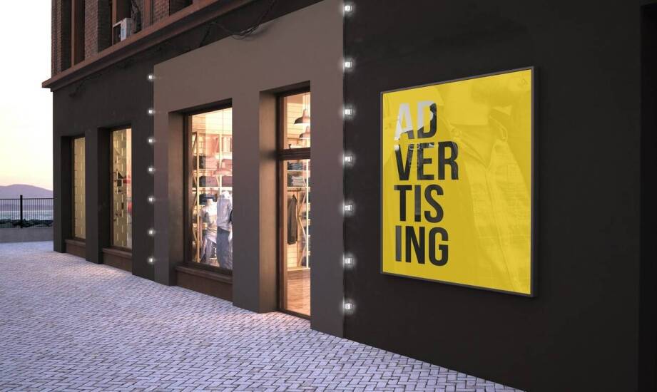 Wpływ kinkietów zewnętrznych na widoczność reklamy w trudnych warunkach atmosferycznych