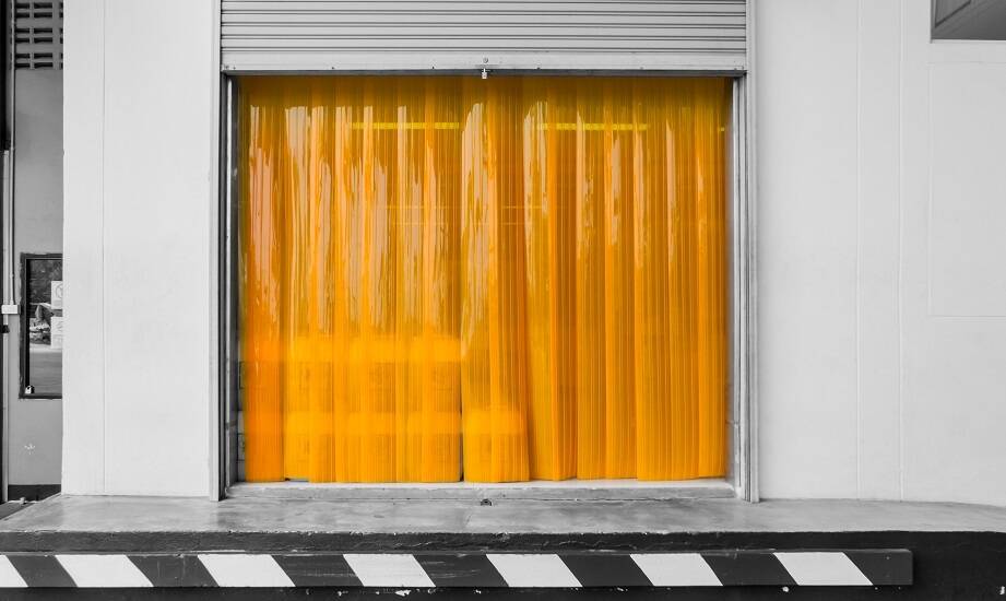 Jak kurtyny paskowe PCV wspierają utrzymanie czystości w przestrzeniach przemysłowych?