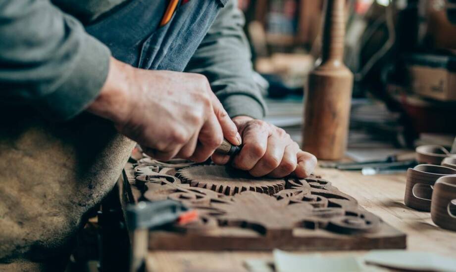 Jak producent mebli zapewnia trwałość i jakość swoich produktów?