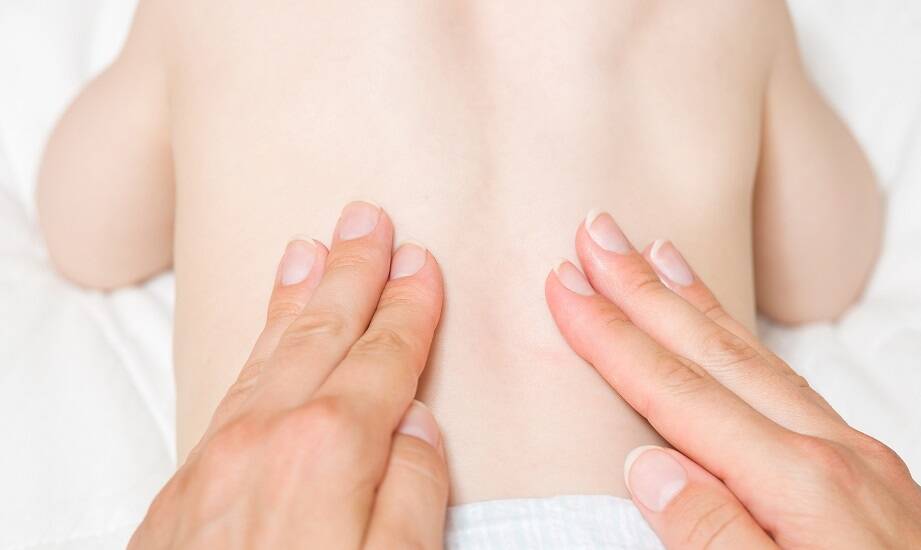 Masaż dla dzieci: Jakie korzyści niesie ze sobą?