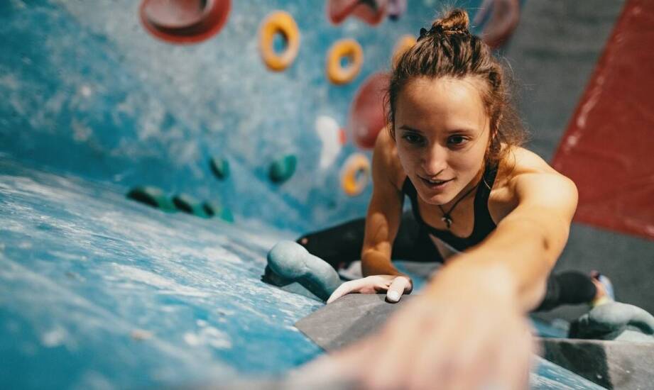 Jak kurs wspinaczki skałkowej wpływa na Twoją pewność siebie?
