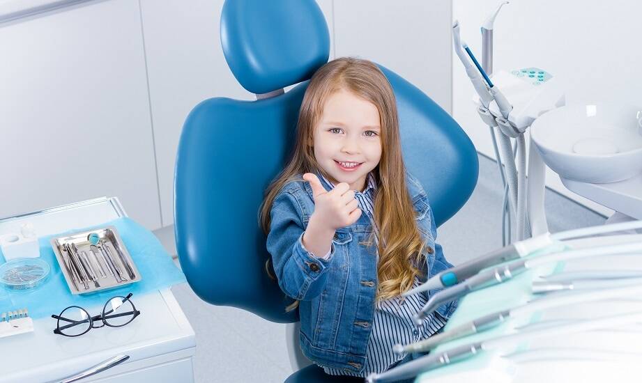 Jak stomatologia dziecięca może pomóc w zaszczepieniu nawyku dbania o zęby?